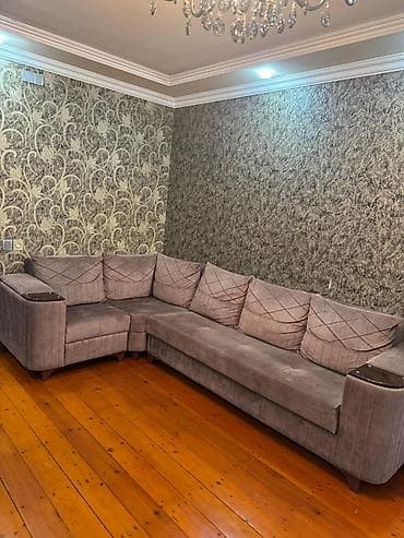 Künc divan az istifadə olunub heç bir problemi yoxdu ideal