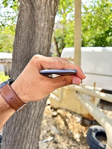 iphone 100: IPhone 8, 64 GB, Jet Black, Barmaq izi — 3