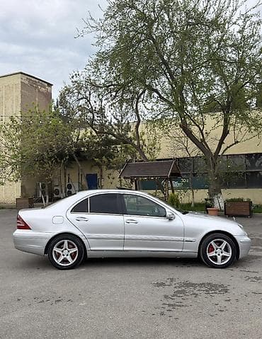 furqon mercedes: Mercedes-Benz C 200: 2 l | 2000 il Sedan — 4