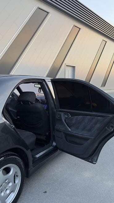 ford transit 1997: Mercedes-Benz E 220: 2.2 l | 2000 il Sedan — 8