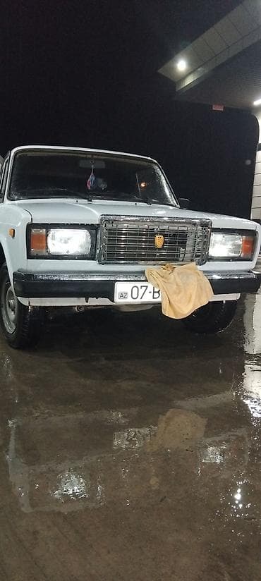 mercedes disk teker type 1 per page 40: AVTO: Lada 2107, ağ sedan Təsvir: - Klassik kuzov dizaynı, ağ rəng - — 4