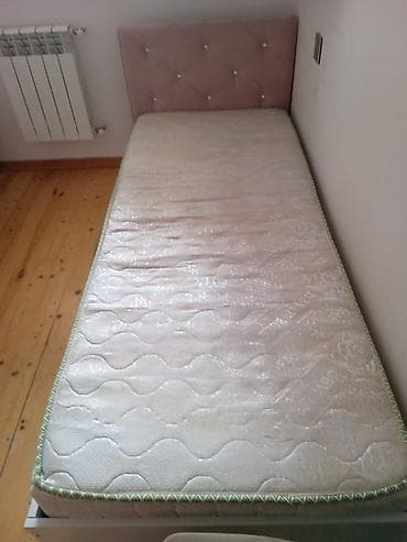outlet mebel: 2 ci dene eyni reng charpayidir. Eyni olchude ve eyni formada. 1 — 1