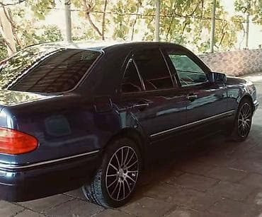 opel vectra b: Mercedes-Benz 230: 2.3 l | 1996 il Sedan — 7