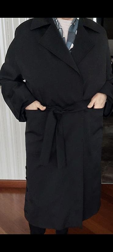 Qara plaş Renata, 44 ölçü. Əla vəziyyətdədir. Əlaqə üçün whatsapp