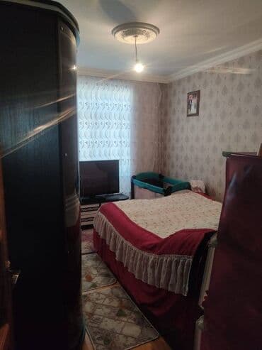 9 ci mikrorayon satilan evler: Bakı, 2 otaqlı, Köhnə tikili, m. Xalqlar Dostluğu, 52 kv. m — 3