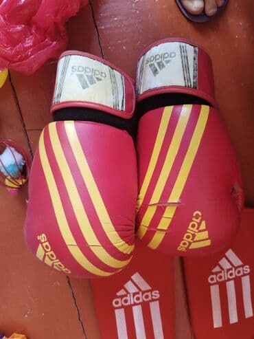 детские перчатки для рукопашного боя: İşlənmiş. Əlcəyin baş barmagi balaca sokulub. 8Azn — 1