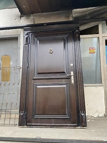 serf qapılar: Teccili satilir 1400 alinib 600 manata satilir ölcu 1.10 eni 220 — 2