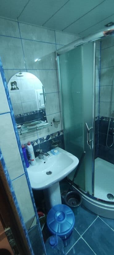 Alfa Romeo: XİRDALAN QƏNCLƏR SƏHƏRCİYİ. Ev dekabr 30 verilecek kiraya. bir otaq — 9