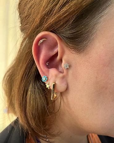 qulaq piercingi: Xüsusi təklif – qulaq deşimi və pirsinq xidməti • Deşmə + Piercing — 3