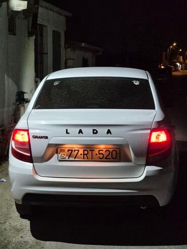 vaz 2103: Barter de var Lada Granta modelinin bu ağ rəngli sedanı dörd qapıya və — 23