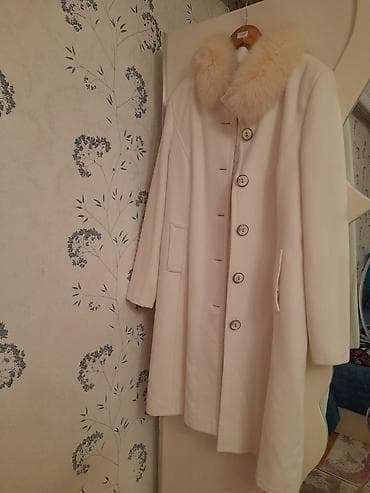 pol palto: Ağ rəngli qadın palto - Klassik düz kəsim, dizə yaxın uzunluq - — 3