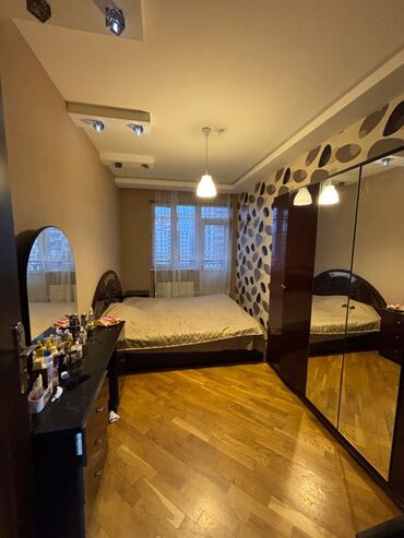 1 однокомнатная квартира: 3 комнаты, 100 м² — 1