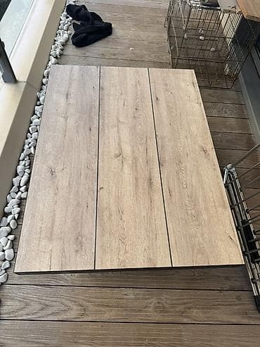 stulla: Müasir dizaynlı aşağı masa - Material: taxta fakturalı lövhə üstlük — 2