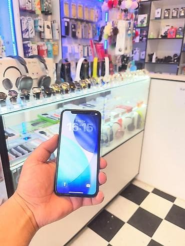 iphone 800: IPhone 11 Pro — 3