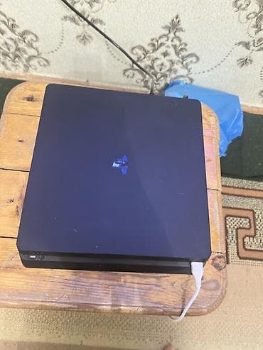 Sony PlayStation 4 Slim oyun konsolu Ps4 slim . 1 tb yaddas. Uzerinde