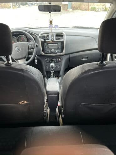 Qazanlar: Renault Sandero, ağ rəng, 5 qapılı hetçbek. Texniki və dizayn — 7