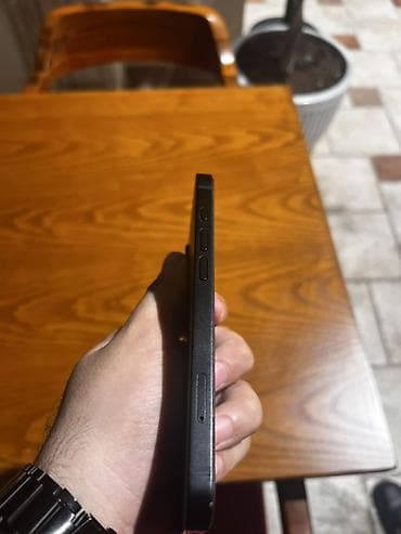 iphone 8 plus red: IPhone SE 2022, Qara, Barmaq izi — 3