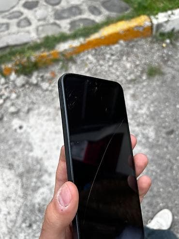 Samsung Galaxy A17, 128 GB, rəng - Qara, Qırıq — 3