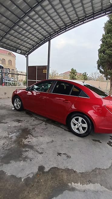 cruze rol: Chevrolet Cruze sedan – qırmızı rəng - Kuzov: 4 qapılı sedan, parlaq — 5