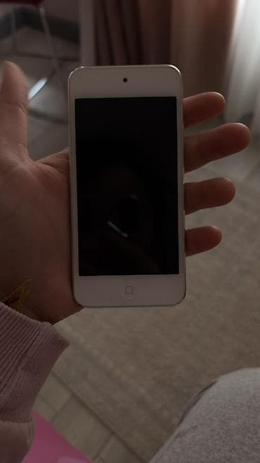 Микрофоны: Apple iPod touch – 16 GB endirim ola biler Xüsusiyyətlər: - Model — 2