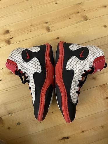rezin botlar: Nike uşaq üçün basketbol üslubunda hündürkedsilər - Model: Nike — 3
