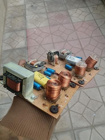 Üç polos krossover əla işlək vəziyyətdə cütü azn.ünvan Binə qəsəbəsi