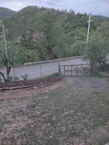 nerimanovda 2 otaqli evlerin satisi: Dağ-meşə ilə əhatələnmiş həyət evi Xüsusiyyətlər: - 1 mərtəbə + — 5