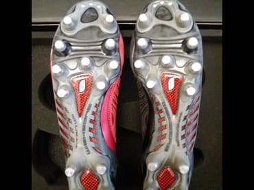 qapıçı əlcəyi qiyməti: Butslar Umbro, Ölçü: 42, Yeni — 5