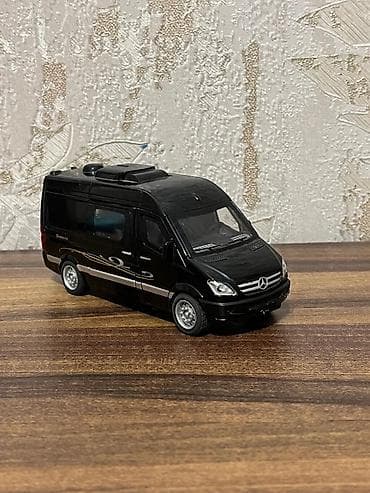 Məhsul: Mercedes-Benz Sprinter miniatür modeli arxa bagajı