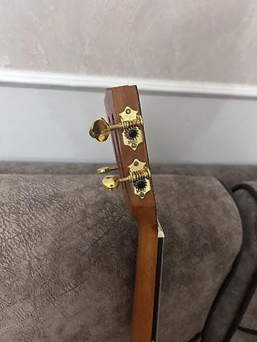 ukulele: Ukulele — 3