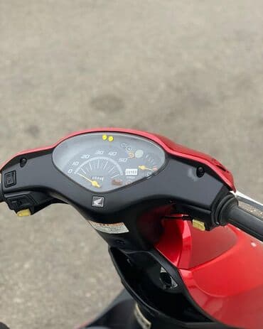 купить мапед: Honda Dio skuter - Rəng: parlaq qırmızı, qara-salonlu - Yanacaq — 5