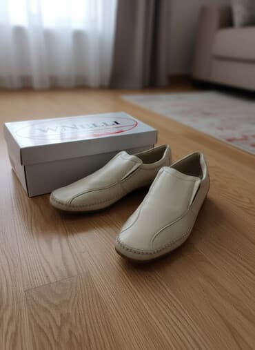 bernhard mayer saat fiyatları: Kişi üçün 
42 razmer 
əsil dəri 
bej reng
Heç istifade olunmayib — 2