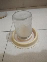 cuce ucun yem qablari: Cücələr üçün su qabları. Sovet dövründən qalmadır. 2 ədəddir. 1, 2 və — 1