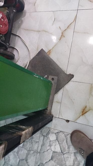 210*90 ölçüdə Reklam Lövhəsi 390azn. elave ödəniş ile cadrilada bilər — 2