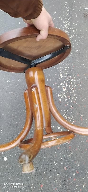 lepe xoncasi: Qədimi piyanina stolu qoz aqacidi saqlamdi 80 azn — 3