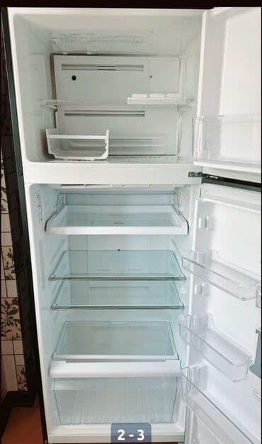 iwlenmiw xaladelnik: İşlənmiş 2 qapılı Toshiba Soyuducu Satılır, rəng - Qara, Təkərli — 2