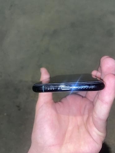 se pro: IPhone 11 Pro, 256 GB, Qara, Barmaq izi, Face ID — 3