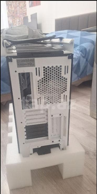 korpuslar: ASUS ROG Helios (GX601) – Premium Mid‑Tower kompüter korpusu - — 3