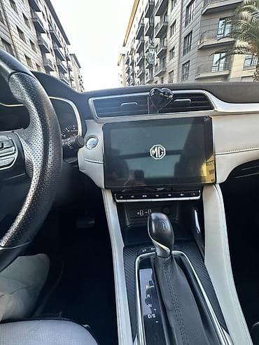 smart forfour: MG ZS, benzinli kompakt krossover Xüsusiyyətlər: - Kuzov: 5 qapılı — 2