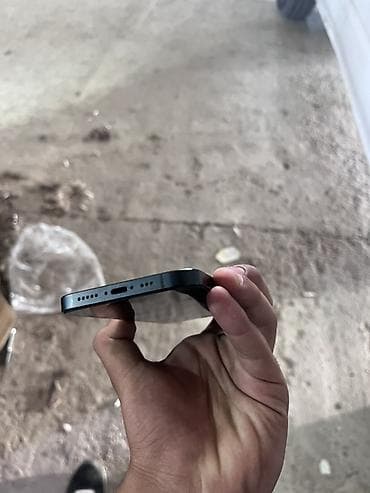 apl 13: IPhone 13, 256 GB, Midnight, Face ID, Simsiz şarj — 3