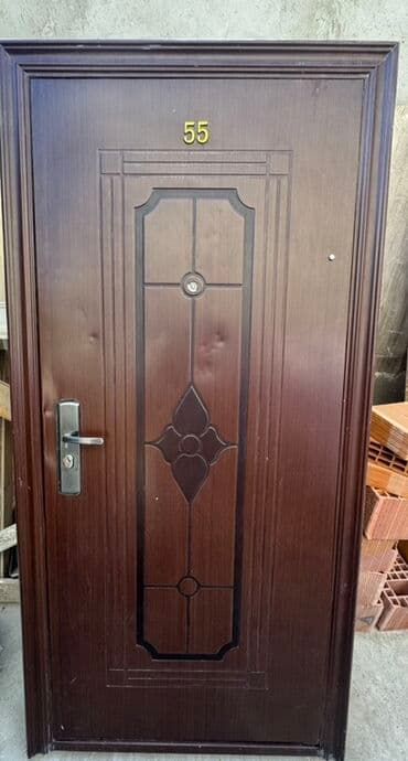 Metal giriş qapısı - Material: polad/metal konstruksiya - Rəng: tünd lalafo.az -da Metal giriş qapısı - Material: polad/metal konstruksiya - Rəng: tünd