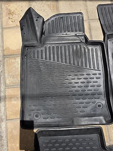 Avtomobil üçün ayaqaltı, Rezin lalafo.az -da Avtomobil üçün ayaqaltı, Rezin