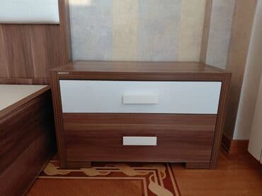 Masalar və oturacaqlar: Yeni, Güzgülü, Türkiyə — 12