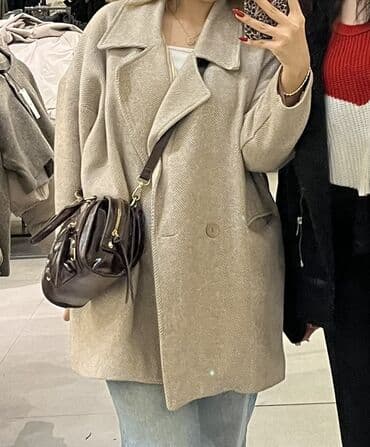 Qadınlar üçün palto - Rəng: bej, xırda “şamadan” (balıqqulağı/oxboyu)