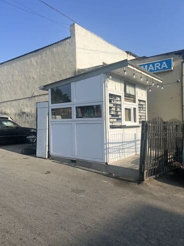 əhmədli kirayə: Yol kənarında kiosk icarəyə verilir. Avtomobillərin çox sıx hərəkət — 1