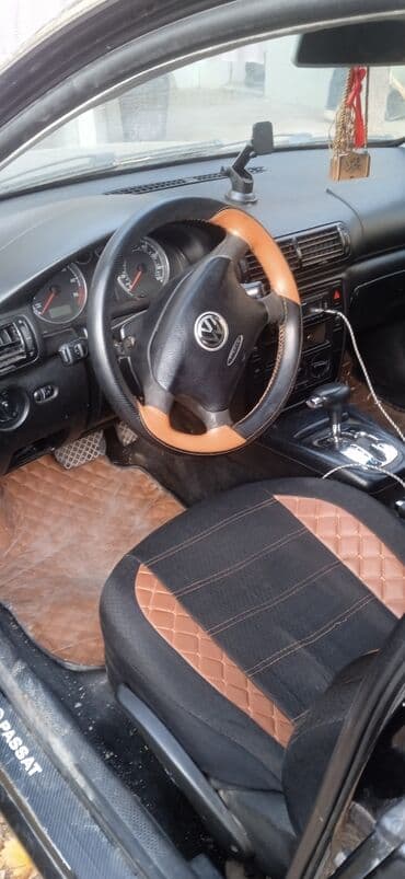 sumqayıt heyet evi type 1: Volkswagen Passat sedan - Kuzov: sedan, qara rəng - Nömrə: 90-XC-363 — 7