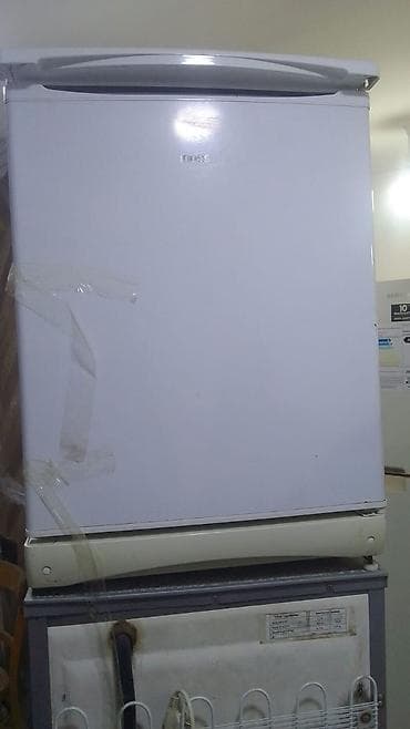 printer satilir: İşlənmiş Mini Indesit Soyuducu Satılır, rəng - Ağ — 1