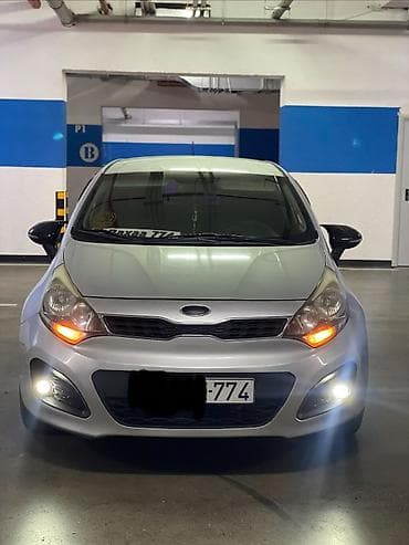 vito disk: Kia Rio: 1.4 l | 2013 il Sedan — 3