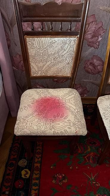 perla stul: Taxta karkaslı klassik yemək otağı stulu - Material: tünd rəngli — 2