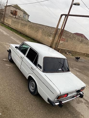 VAZ 2106 sedanı - Kuzov: 4 qapı, ağ rəng - Salon: qara rəngli şüşələr
